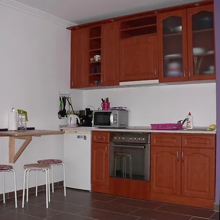 Vivien Balatoni Studio *