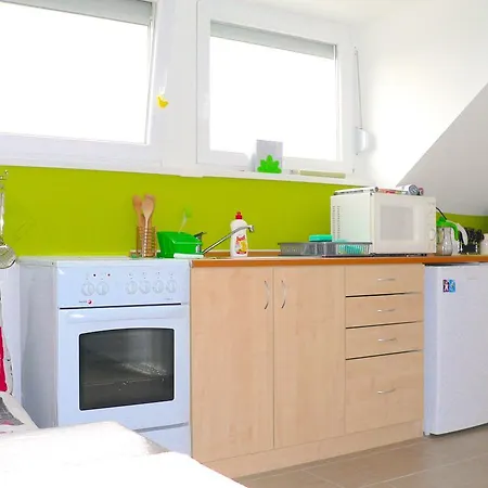 Vivien Balatoni Studio Balatonszárszó